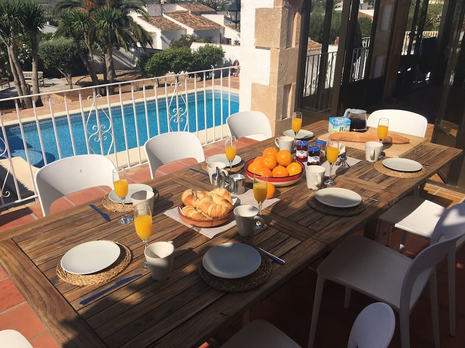 Breakfast time
