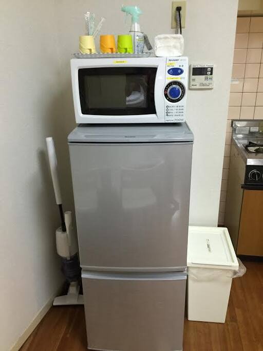 電子レンジ、冷蔵庫、掃除機