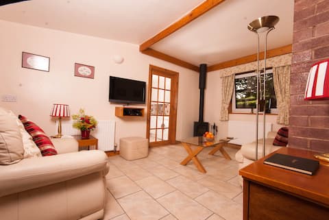 Popular Airbnb listing: Mendip Magic in Bath And North East Somerset