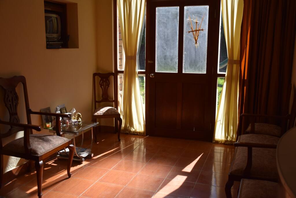 Sala privada acogedora.