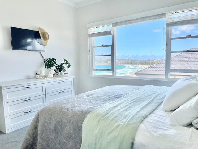 Coastal unit living at its best. gallery image 2