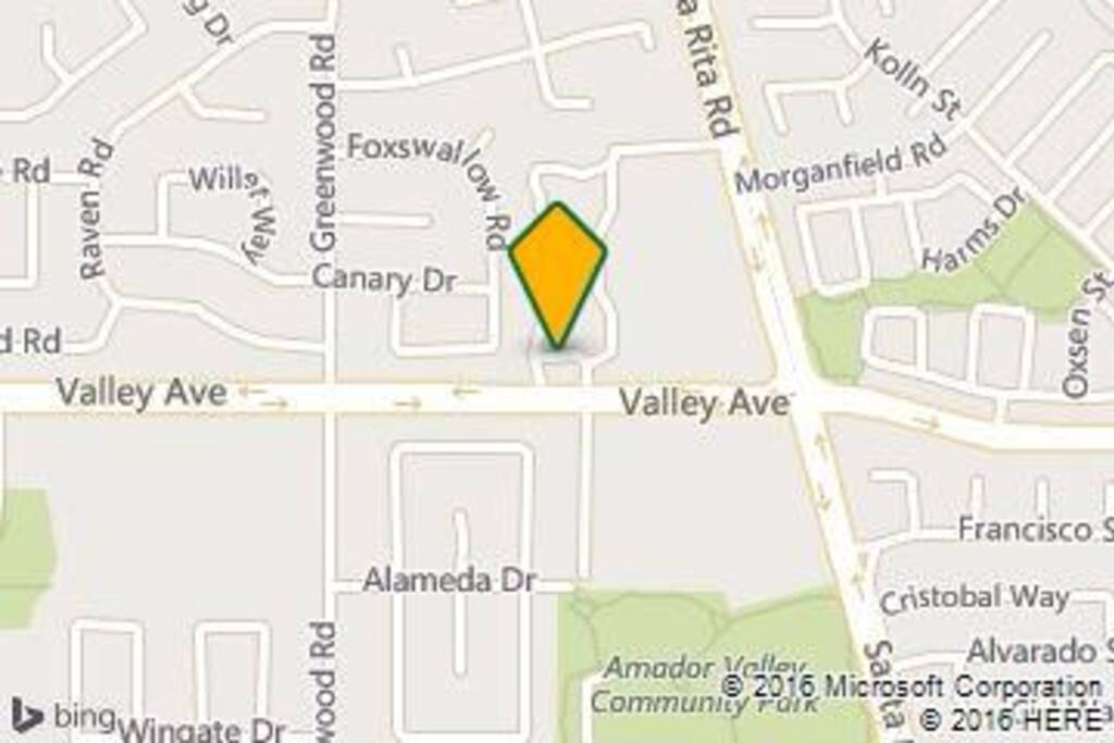 Great location - 10 mins walking to Downtown, a lot of shops, restaurants and cafes across the street