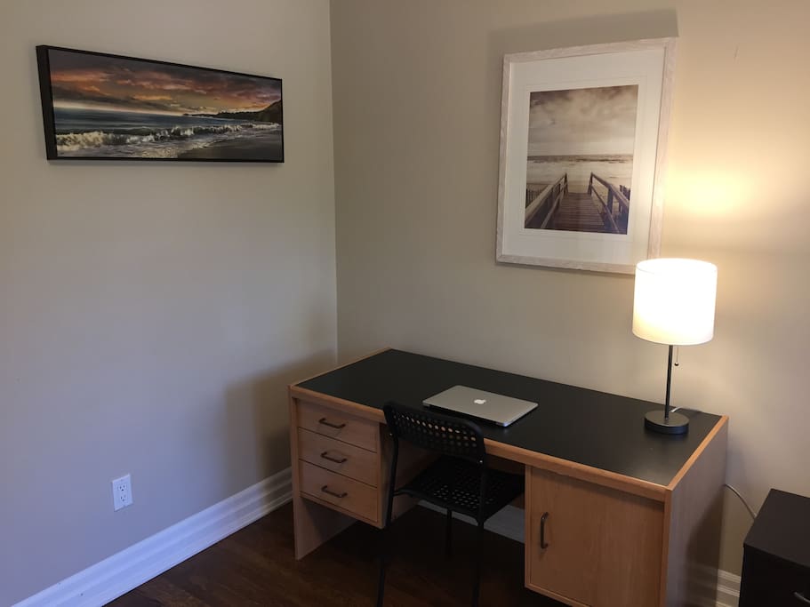 Work desk