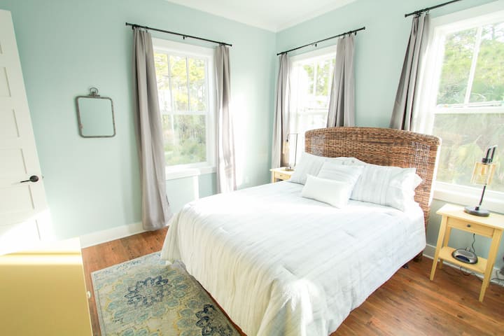 غرفة نوم في الطابق الأول