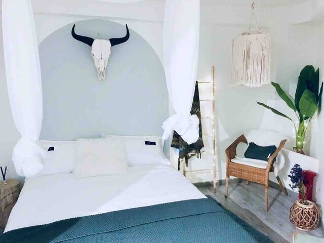 Floating life@港惠商圈/high floor view superb/comfortable holiday wind projection room