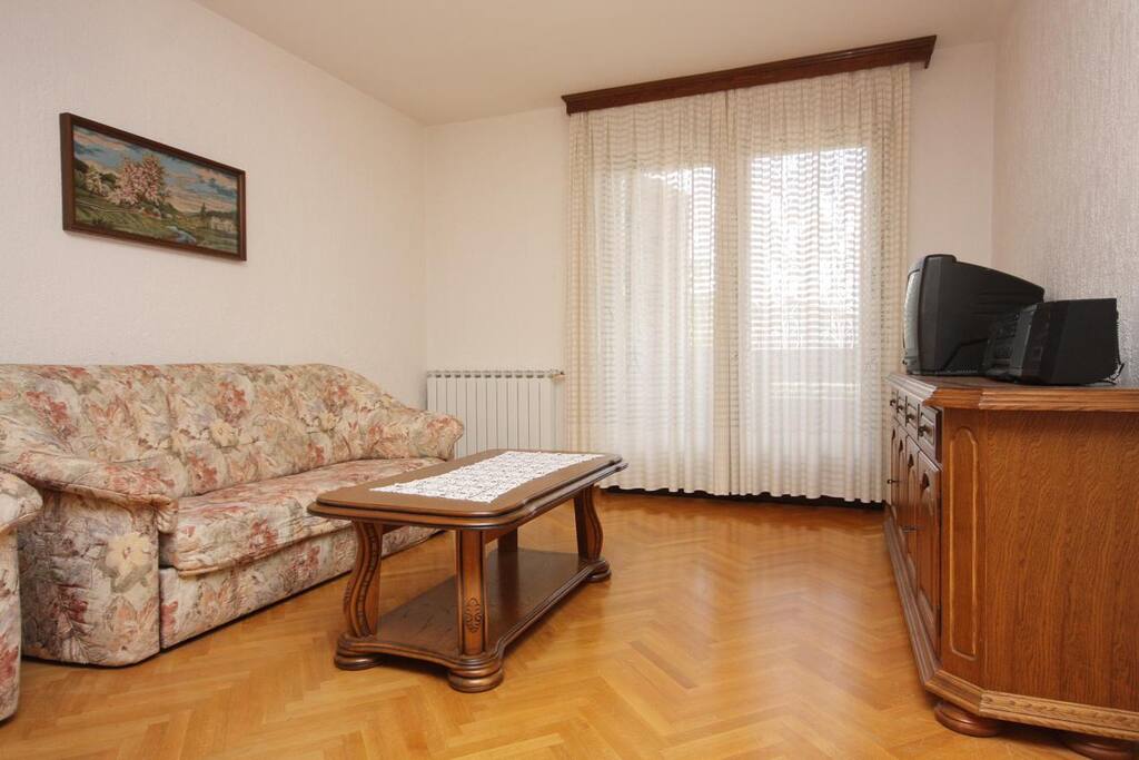 Living room, Surface: 16 m²