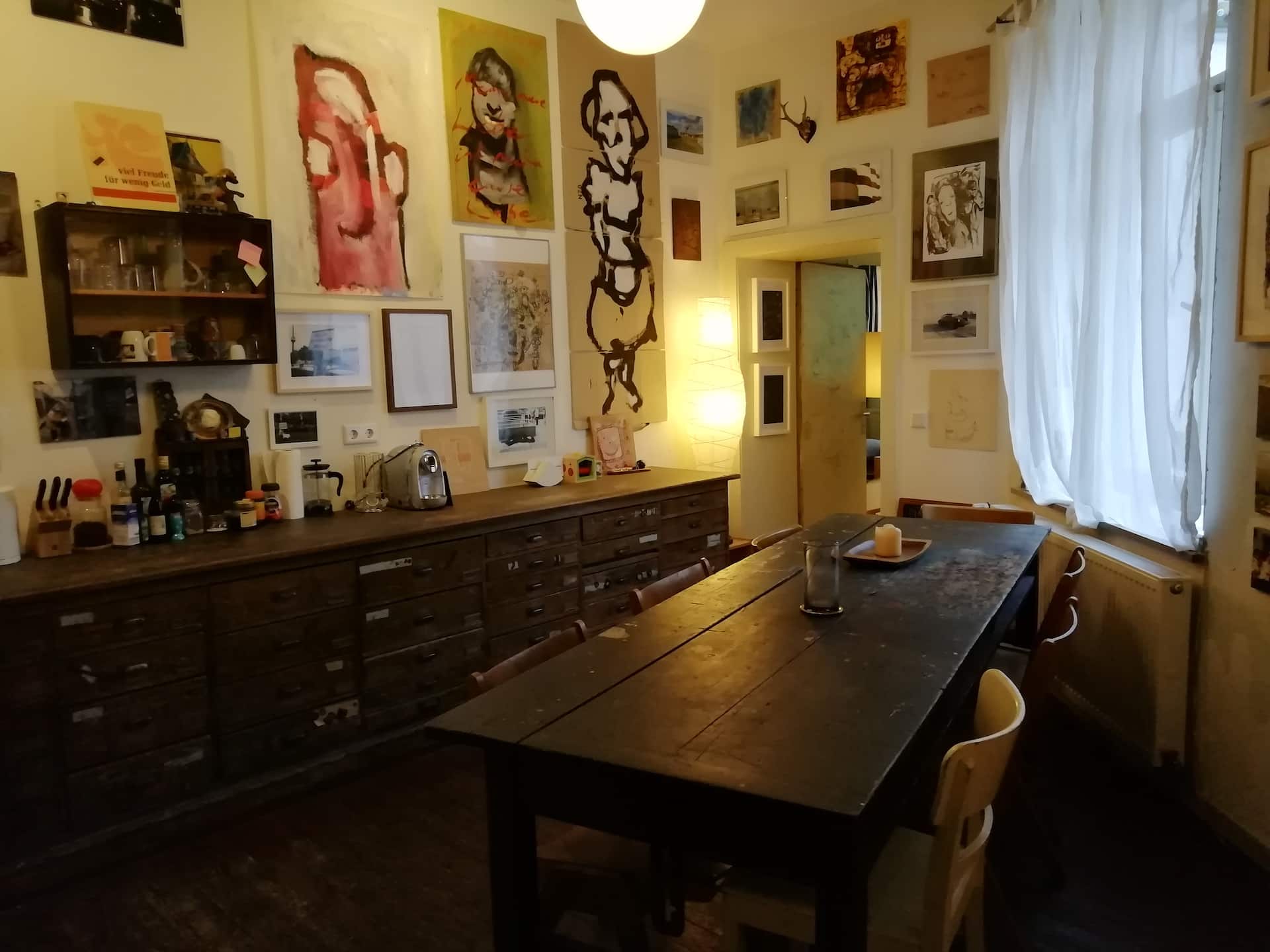 Living in artiststudio/galery in the center Bilk