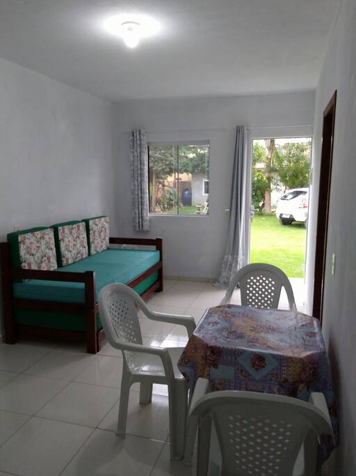 Sala de estar (Sofá-cama somente em alguns quartos)