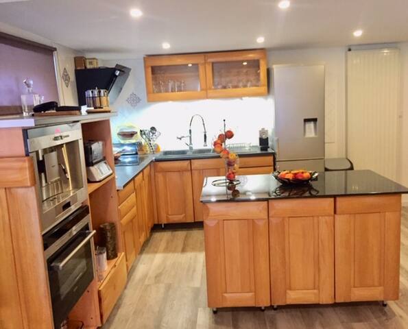 Chambre meublée proche frontière Suisse