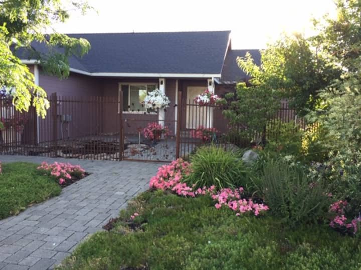 Klamath Falls Vacation Rentals & Homes Oregon, United States Airbnb