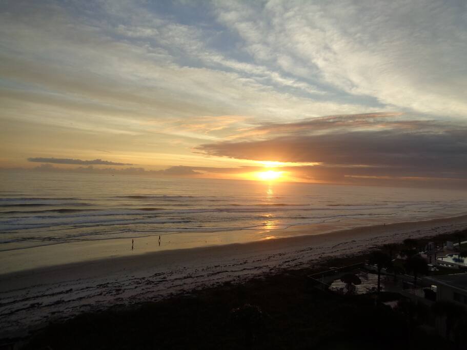 Beautiful, Ormond Beach sunrise, minutes away from home.