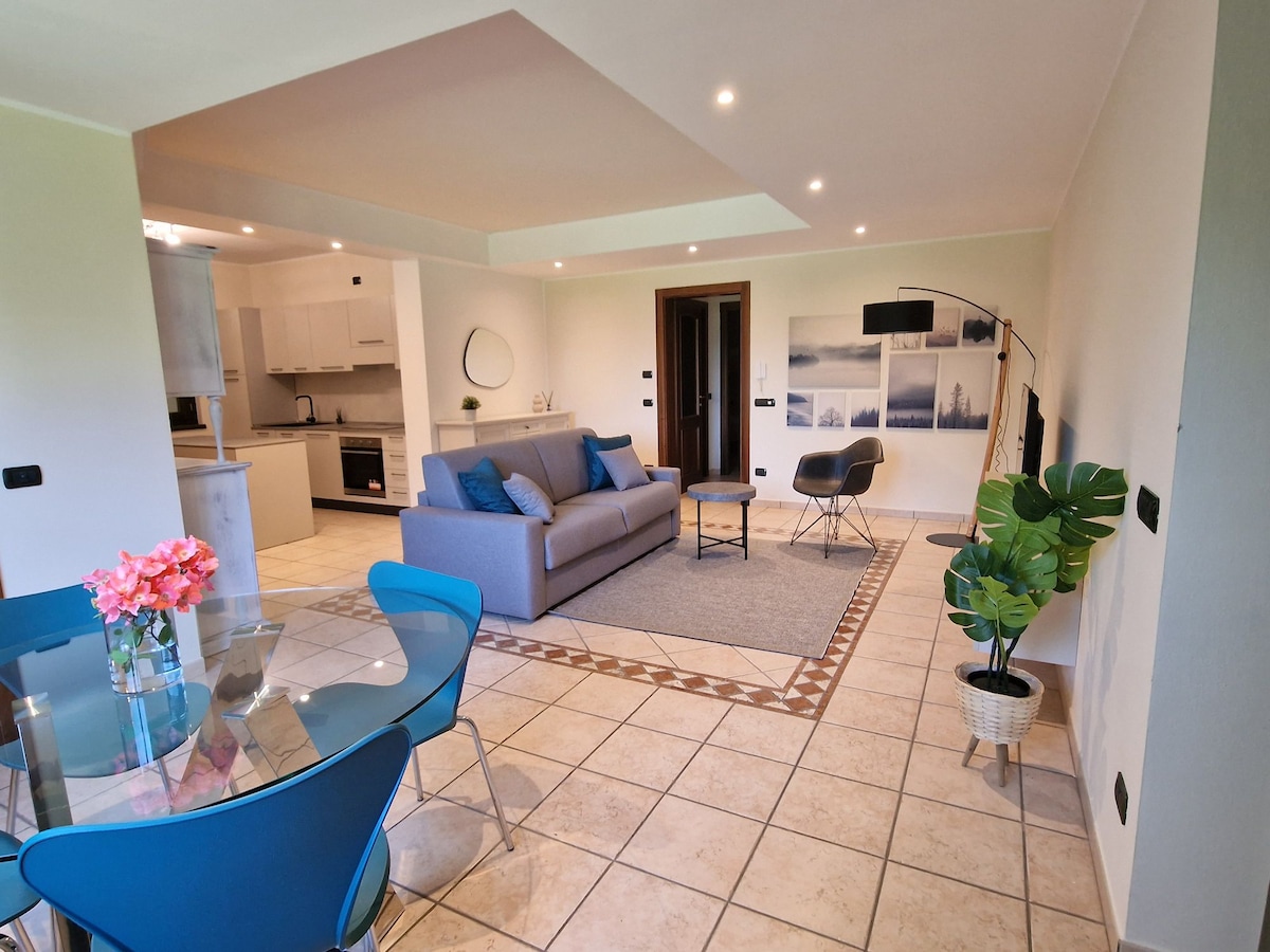 Propriété Airbnb réussie: Apartment in villa with mountains and lake view à Manerba Del Garda