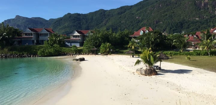 3 bed ensuite condo with private beach and veranda