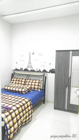 Griya Papa Biru B5 Palmview Homestay - Rumah untuk 