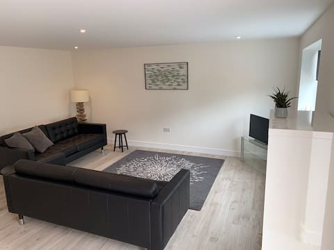 Successful Airbnb property: Salcombe 2 Bed House with Parking town 5 min walk in Salcombe