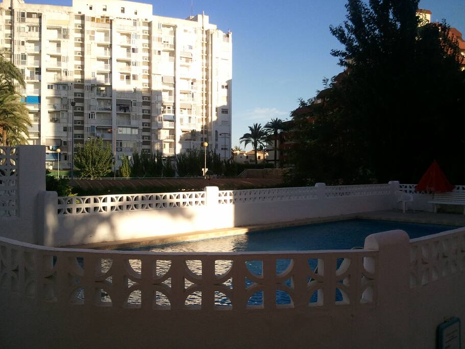 PISCINA