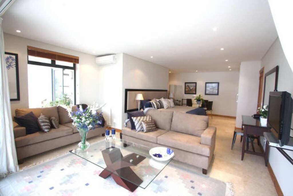 Beautiful suite 2 best views in Hout Bay
Be prepared to be stunned