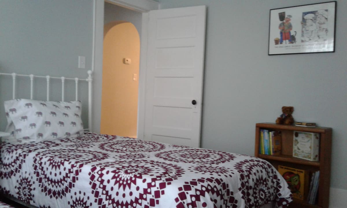 ห้องนอนเตียงแฝด 