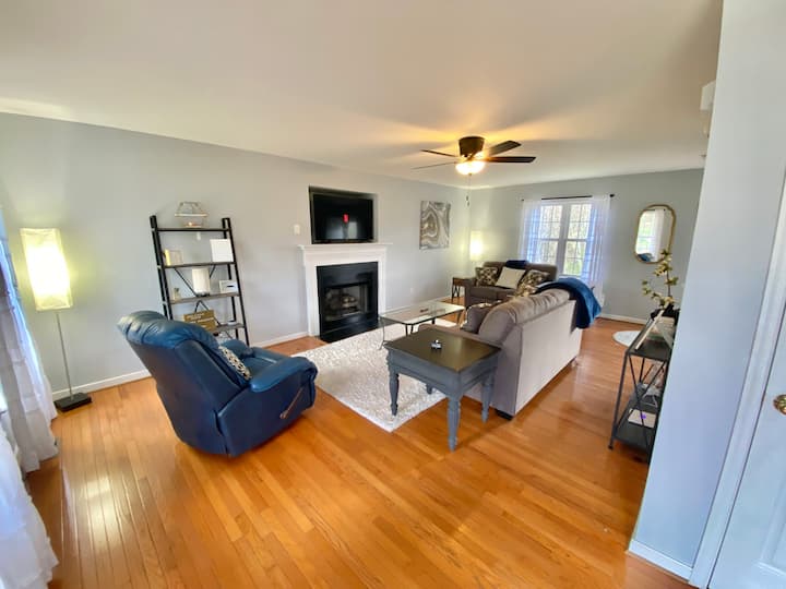 Charming Cul-de-sac Retreat|double Master + Garage - Chesterfield, VA