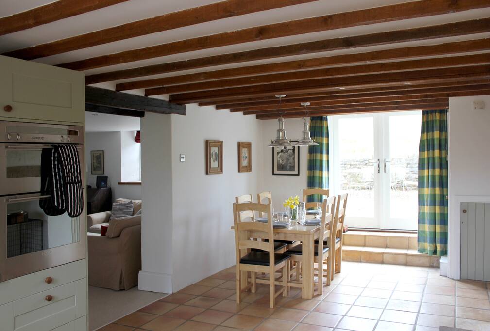 Dining area in Kitchen