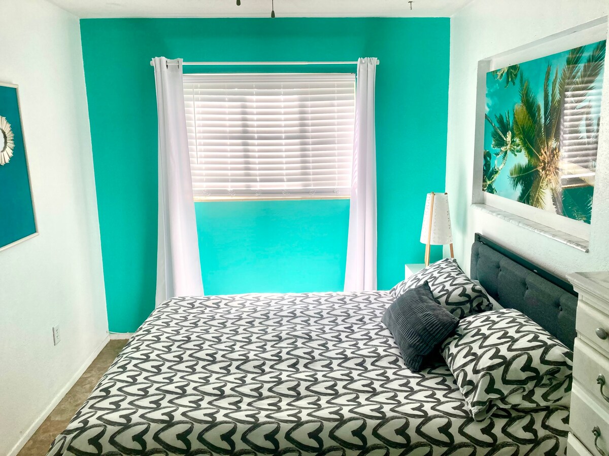 Dhomë gjumi 1 me krevat mbretëreshë