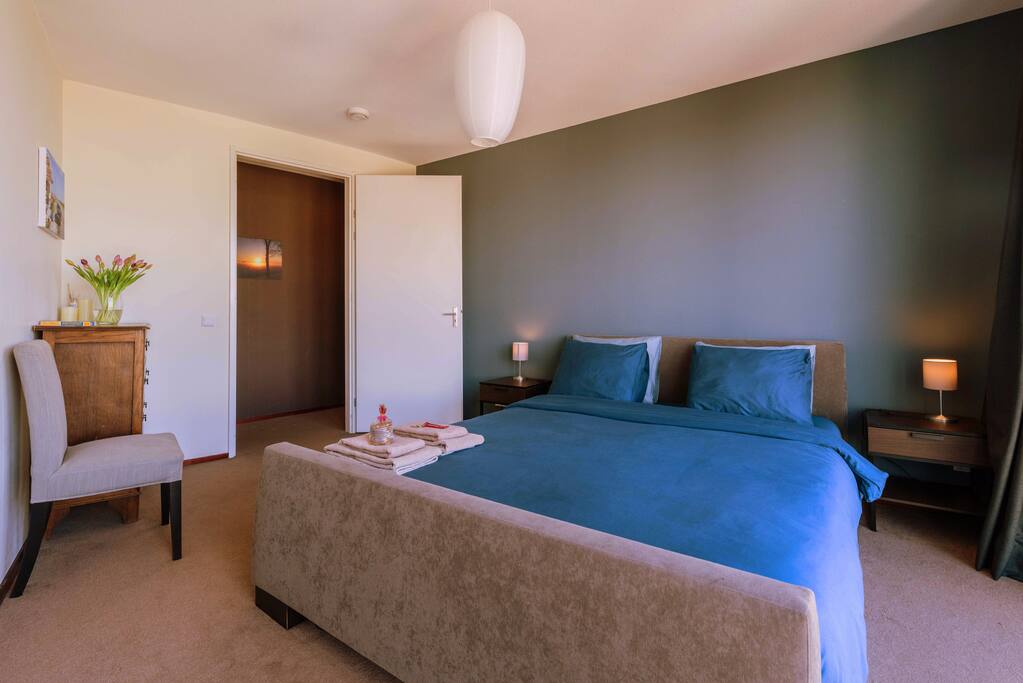 King Size bed 180x220cm