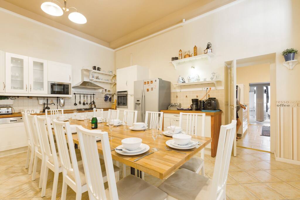 American kitchen with 12 dining seat