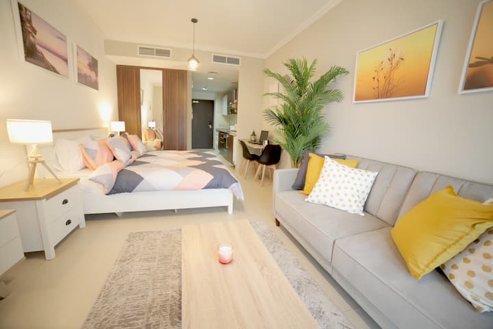 Jumeirah Lakes Towers Vacation Rentals & Homes - Jumeirah Lakes Towers, Dubai, United Arab Emirates | Airbnb