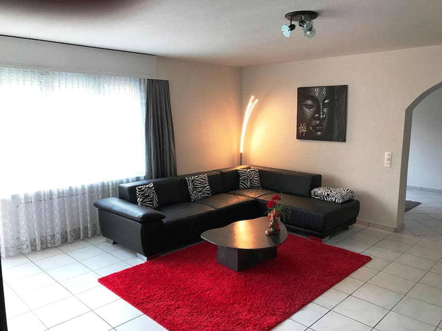 Wohnzimmer mit Sofa