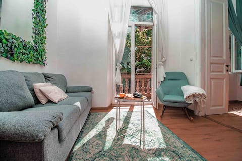 Popular Airbnb listing: Vecchio Signore Apartment with balcony in Mjesni Odbor Centar Sušak