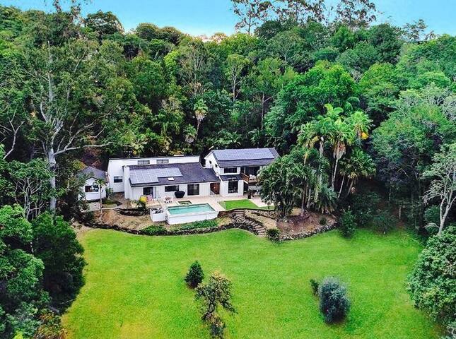 Private Rainforest Sanctuary With Ocean Views