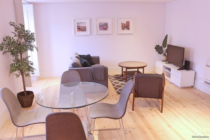 Amazing, Spacious 2 Bed Apt, Great View & Location