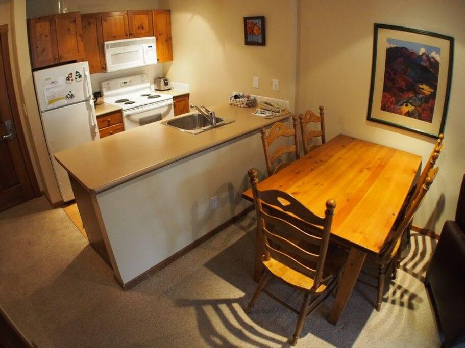 FS319KitchenDining