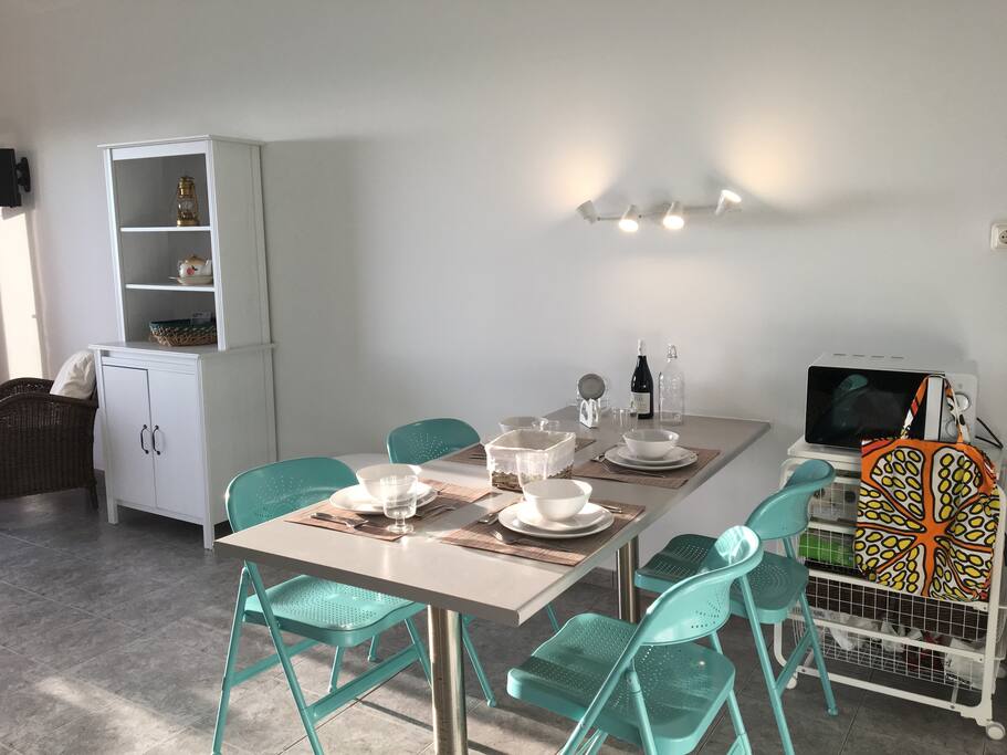 Zona de refeições / eating area