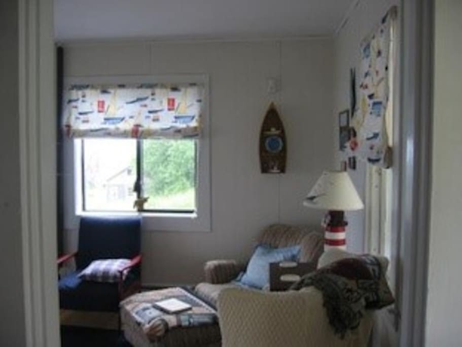 LIVINGROOM