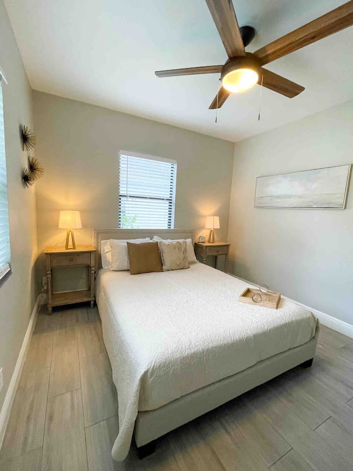 Aqua Oasis - 1.5 Miles From Beach (3) - Lake Worth, FL