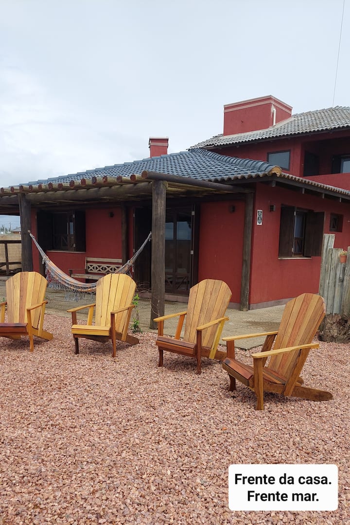 Astral house on the waterfront! With a pool. Unmissable.