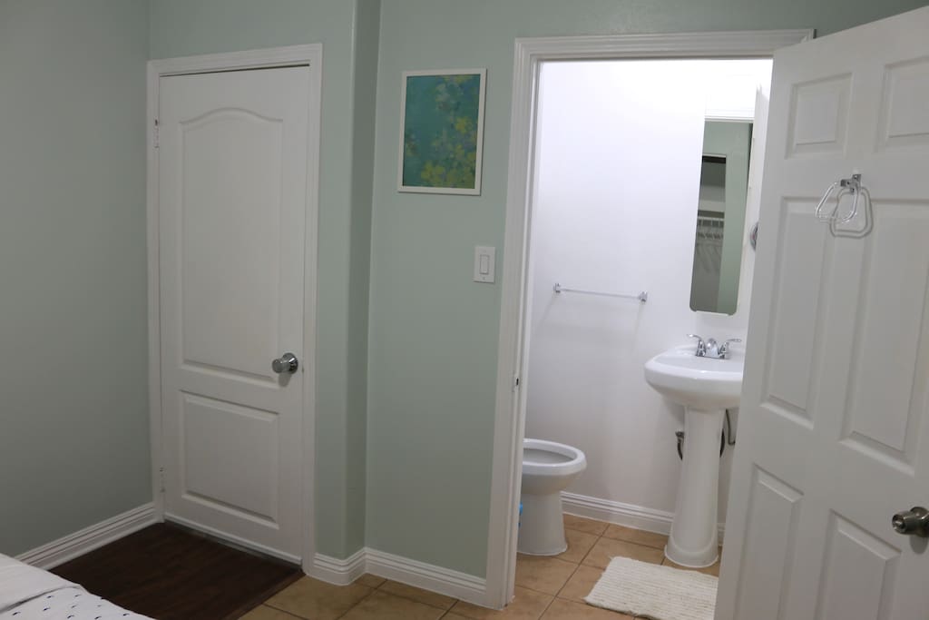 Entrance & Bathroom