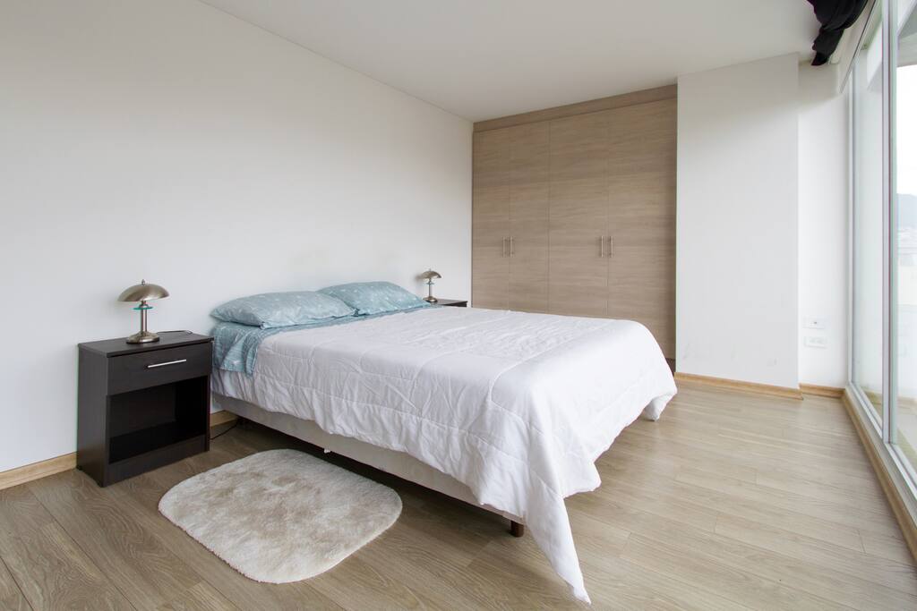DOMITORIO PRINCIPAL CON TERRAZA Y BAÑO PRIVADO