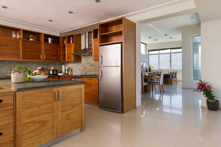 Breathtaking Sea and Mountain views gallery image 5