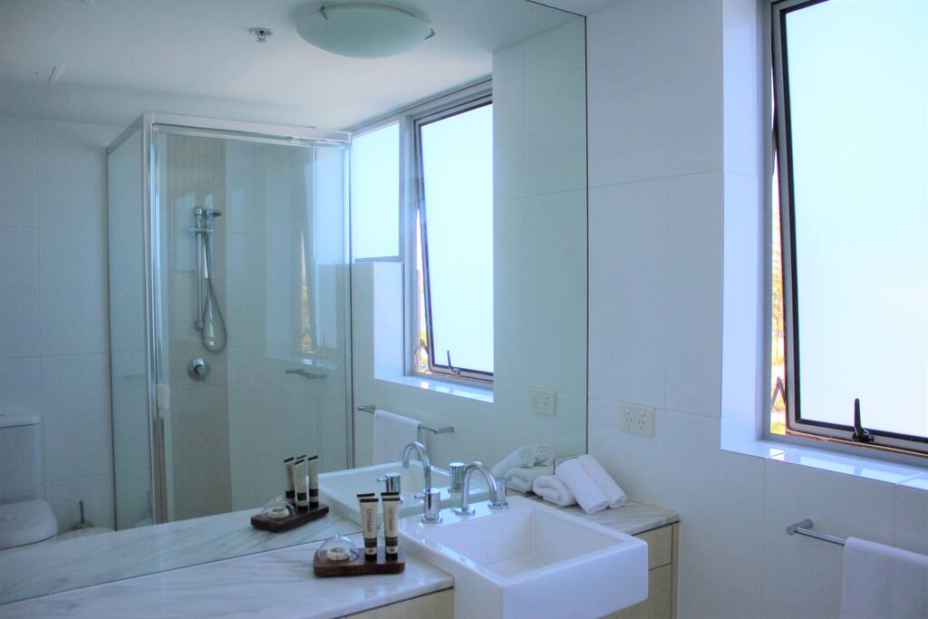 2nd Bathroom