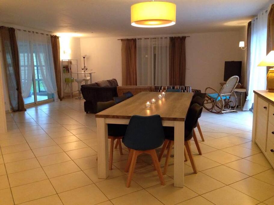 le salon-séjour de 60m2