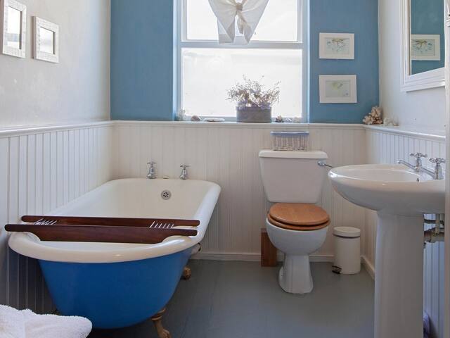 Barry Hall Apartments No 3 gallery image 5