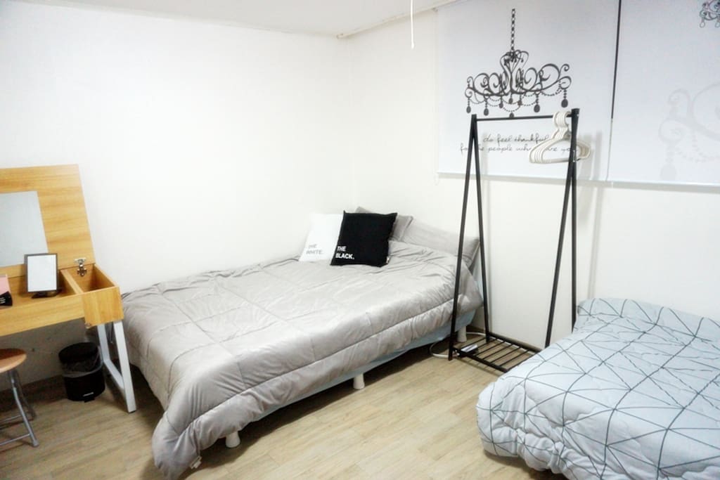 Room.1
Double Bed +
Single Bed +
Sofa Bed + TV + Make-up table + Dining Table + Hanger