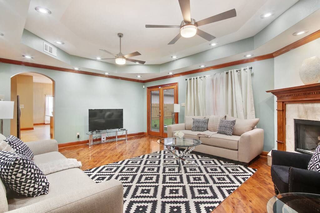 Super Spacious Living Area