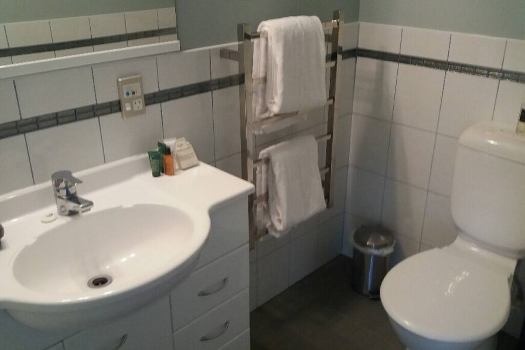 Ensuite masterbedroom
