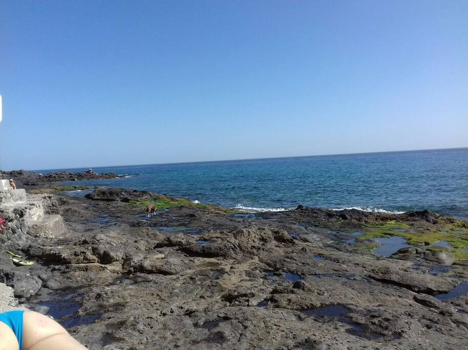 la playa a tres minutos andando