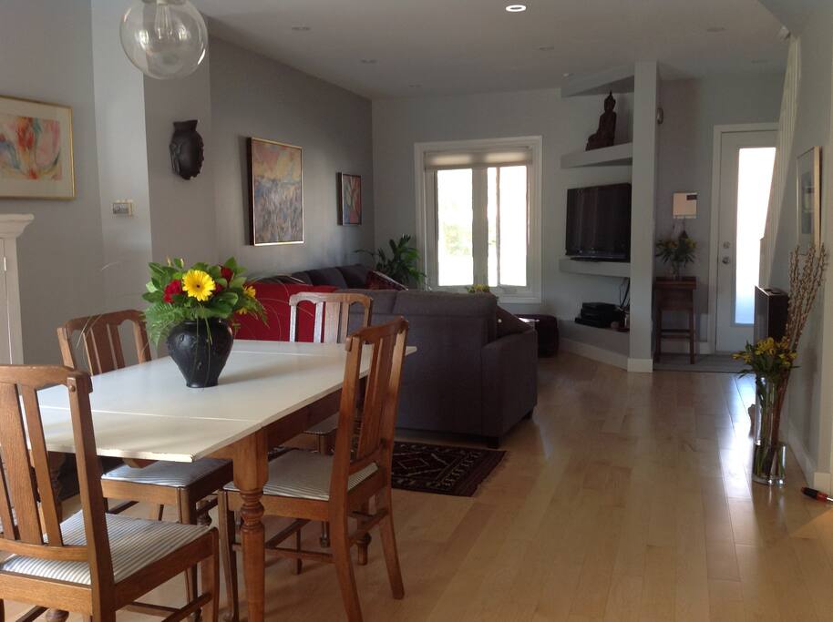 Open Concept Living/Dining
