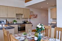 Lottisham Barn Nr Glastonbury With Hot Tub Cottages For Rent In
