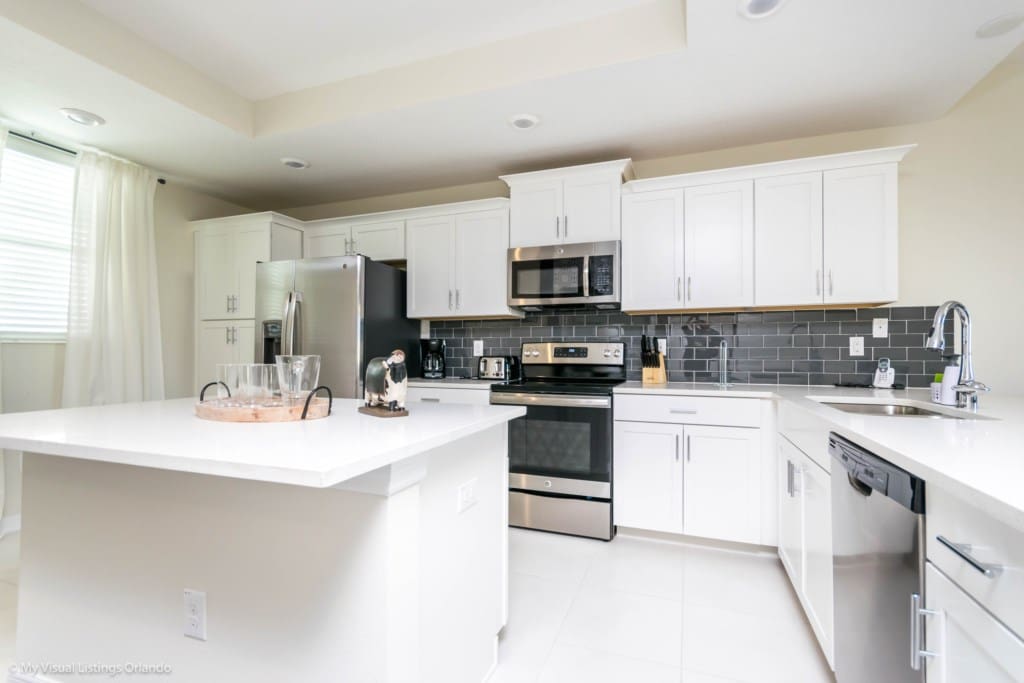 4741ClockTower,Unit104-5
